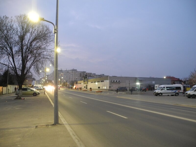 Berceni,2 min.metrou,piata,stradal,in vila,libera 10.07!